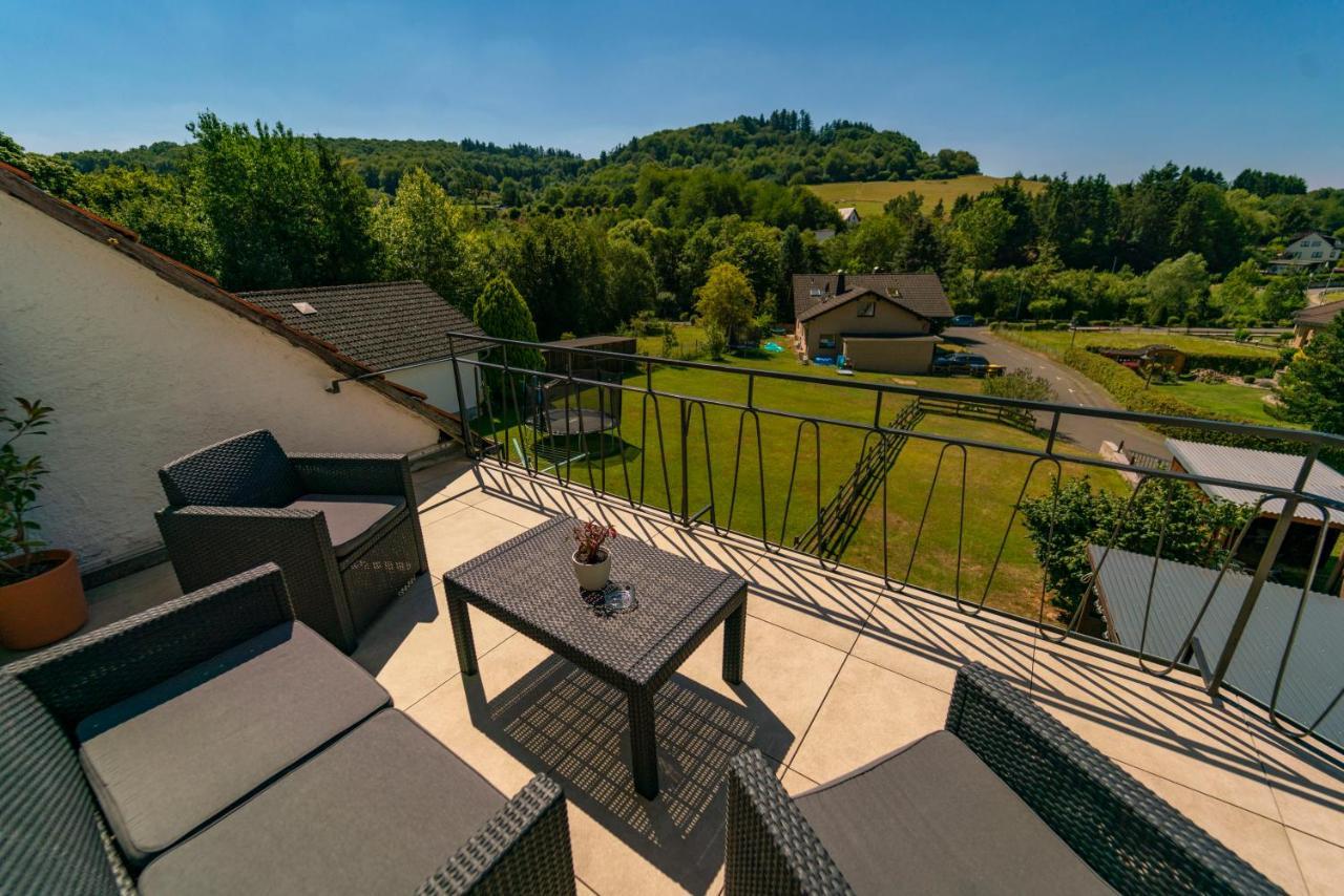 North Loop Rooms Adenau Bagian luar foto