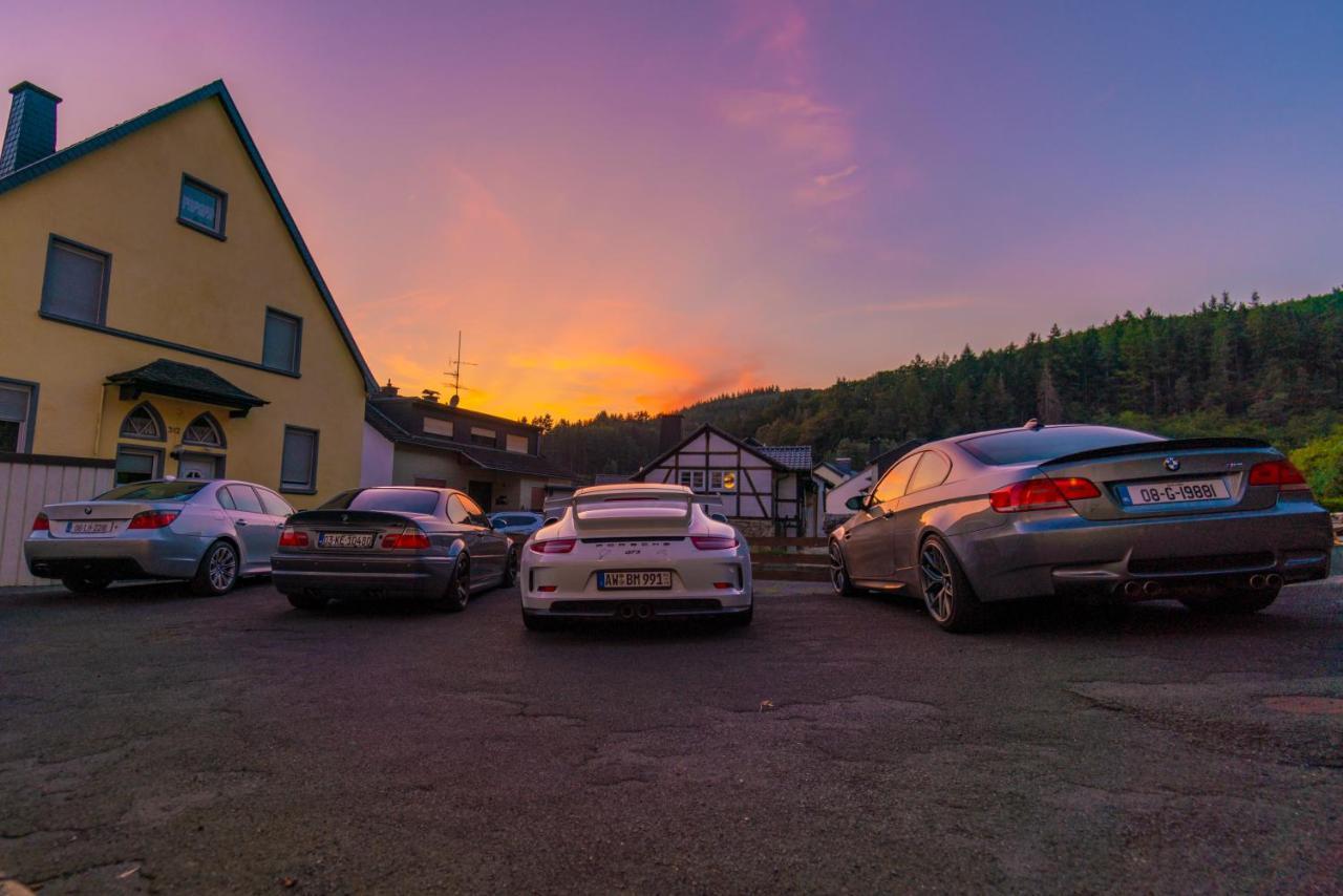 North Loop Rooms Adenau Bagian luar foto